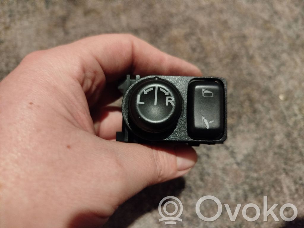 Nissan Qashqai Interruptor del espejo lateral 