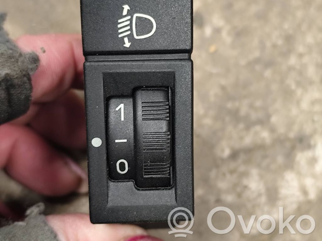 Peugeot 607 Žibintų aukščio reguliavimo jungtukas 