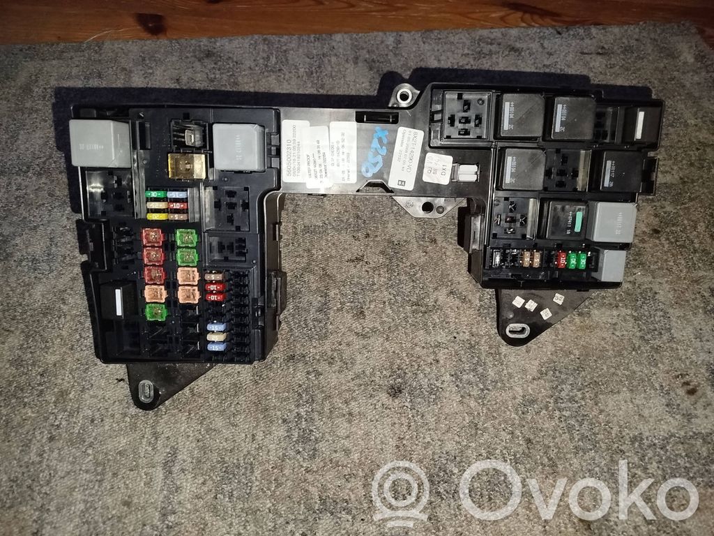 Ramka / Moduł bezpieczników   8X2T14290VD,5605002310,08V2T14290,8X2T14A003AA,8X2T14A067AA,T1080418210244