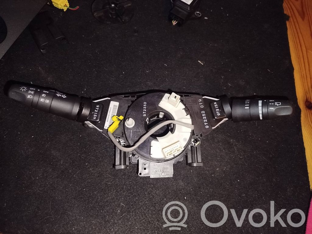Nissan Note (E11) Commodo, commande essuie-glace/phare 
