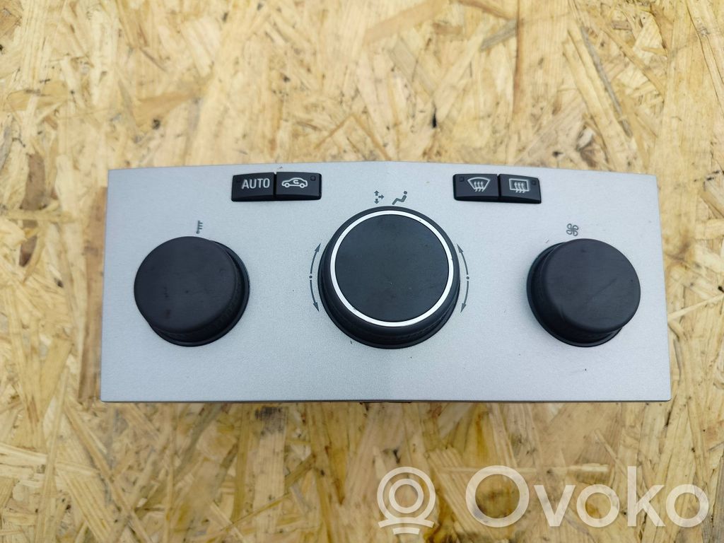 Opel Astra H Climate control unit 