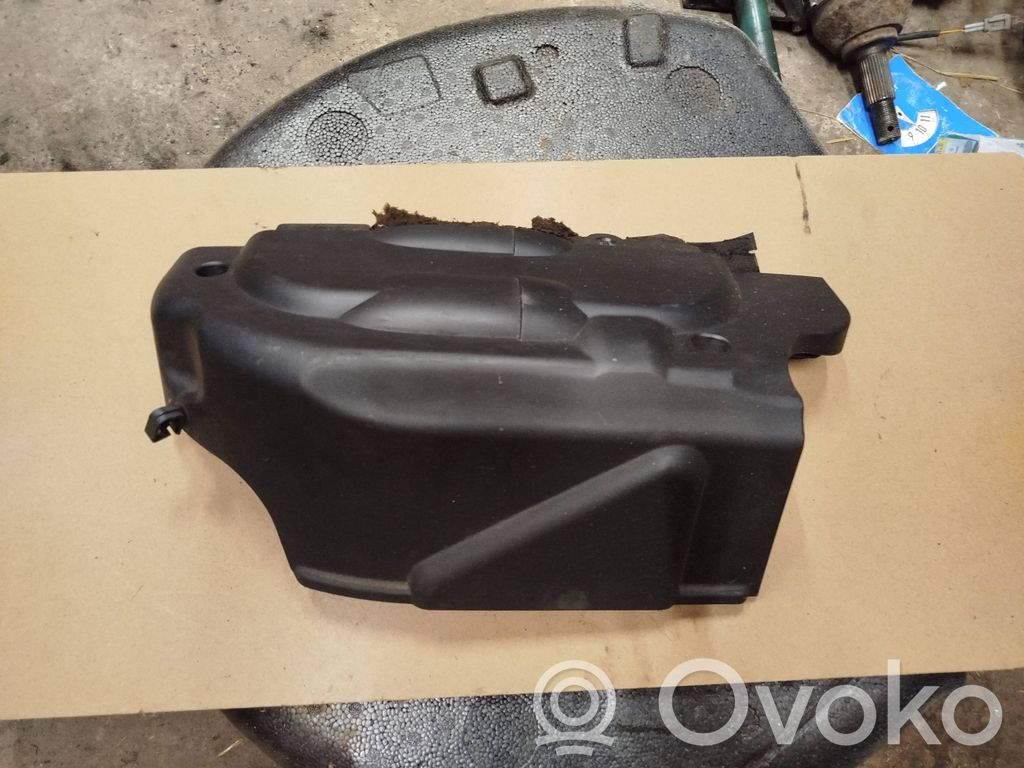 Engine cover (trim)   7789009