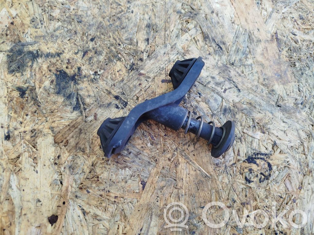 Saab 9-5 Radiator mount bracket 