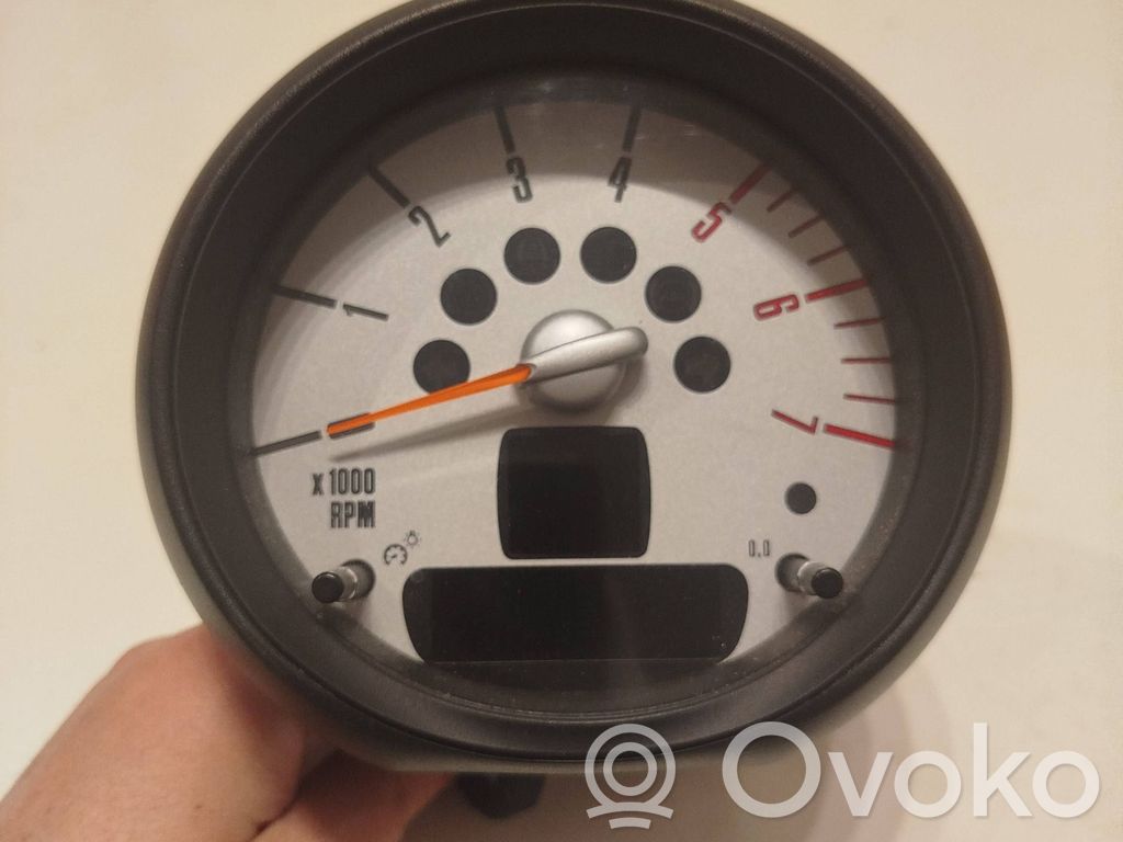 Mini Cooper Countryman R60 Speedometer (instrument cluster) 