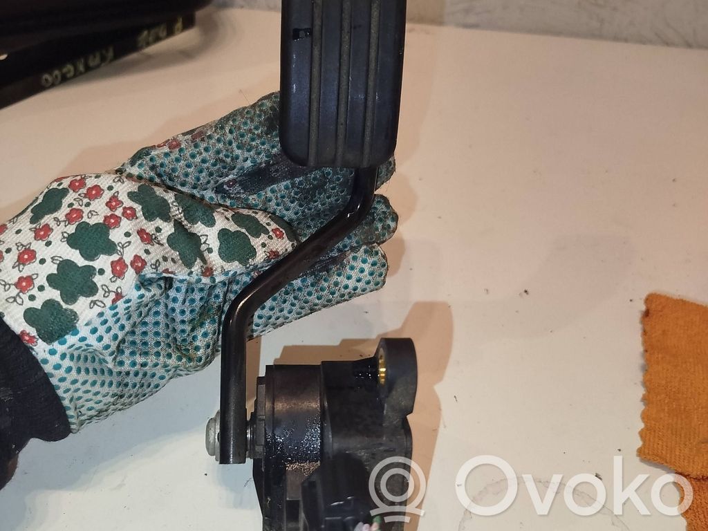 Renault Kangoo II Pedał gazu / przyspieszenia 
