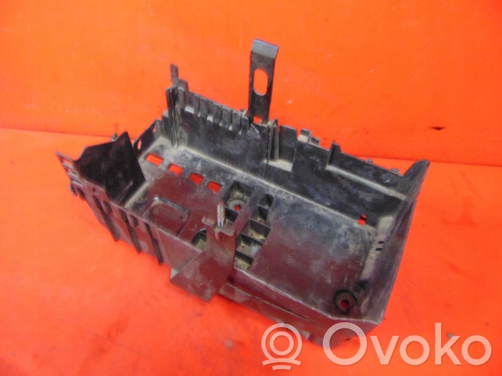 Chevrolet Orlando Battery box tray 