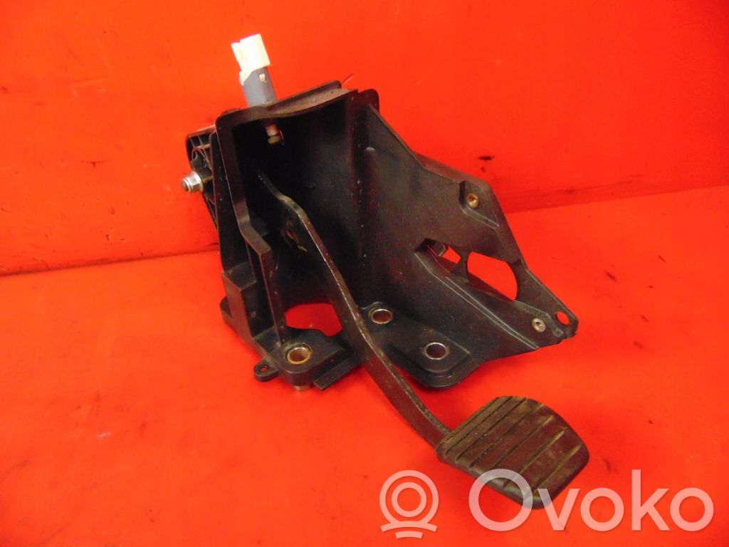 Renault Master III Brake pedal 