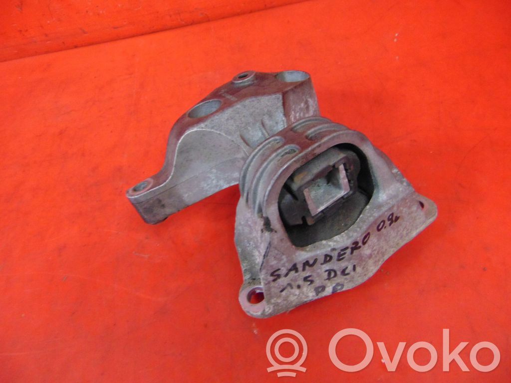 Dacia Sandero Engine mounting bracket 