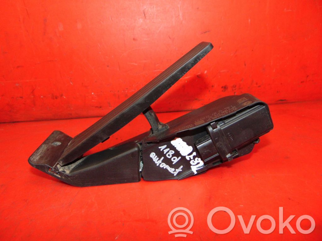 Pedal del acelerador   6786588