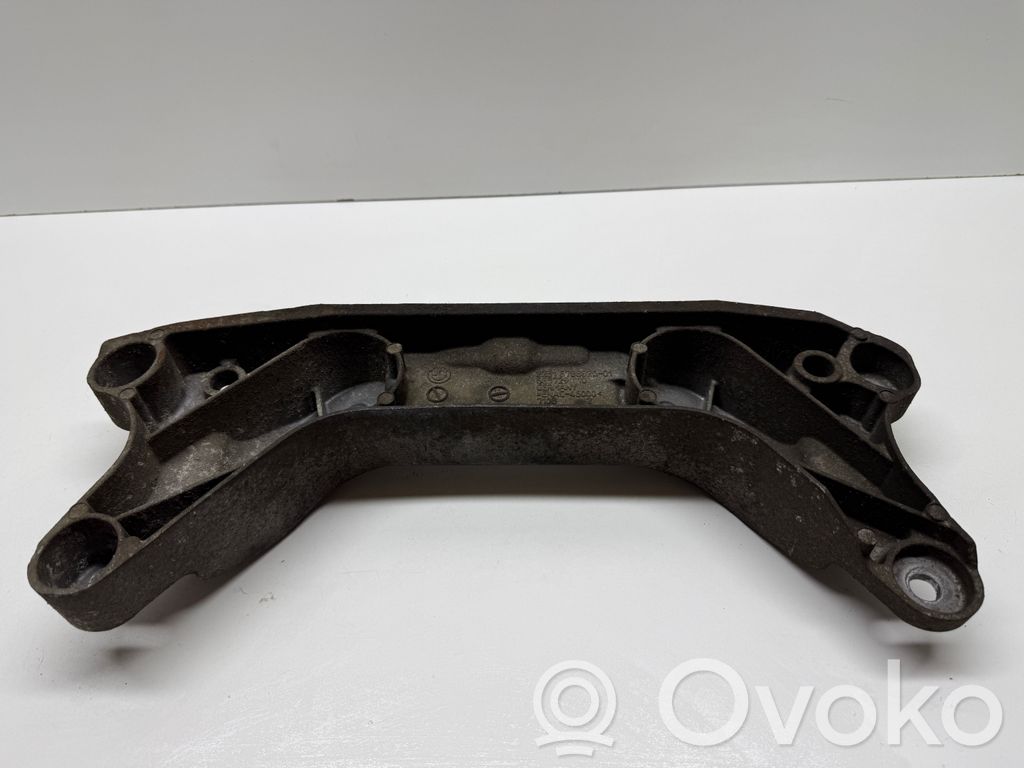 BMW 1 F20 F21 Gearbox mounting bracket 