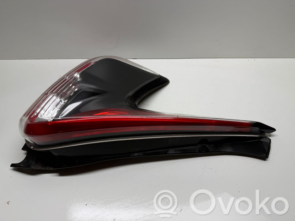 Nissan Juke I F15 Lampa tylna 