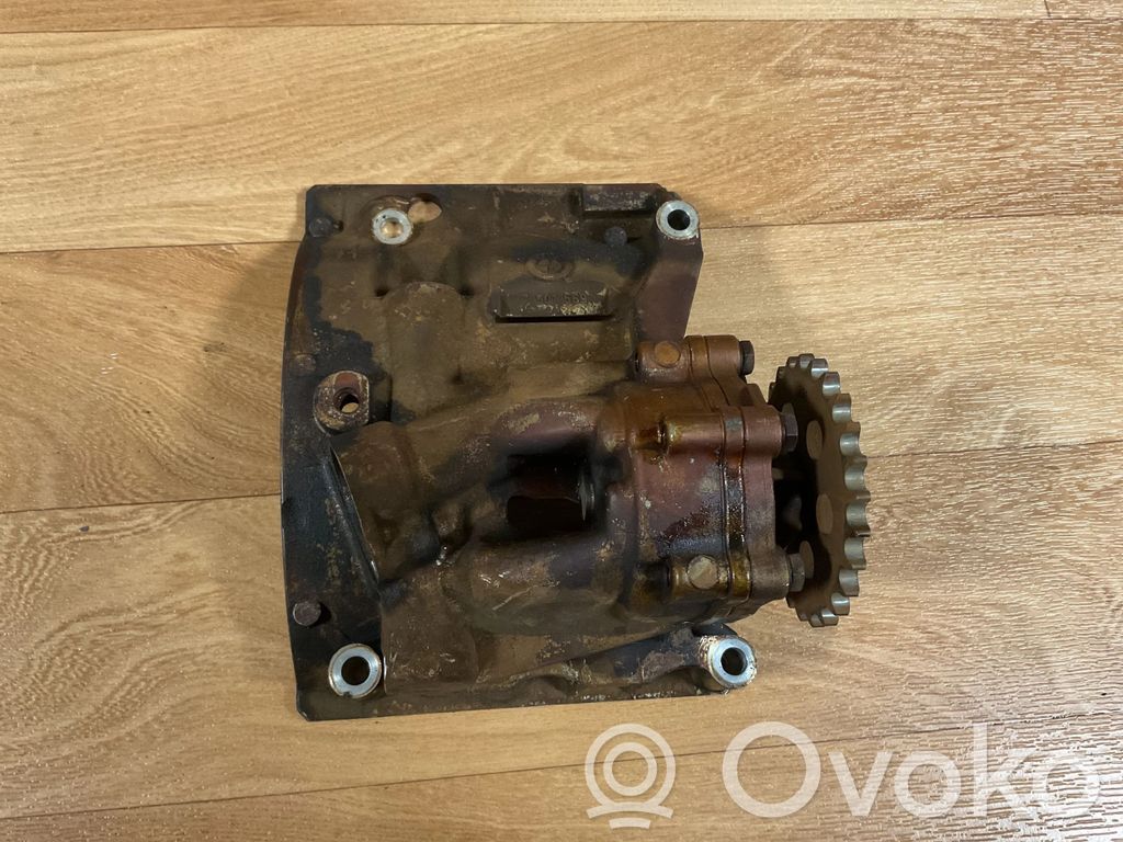 BMW 5 E60 E61 Oil pump 