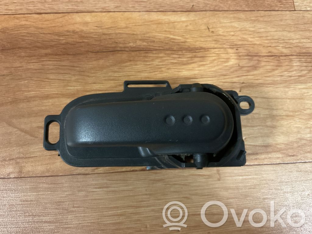Nissan Note (E11) Front door interior handle 