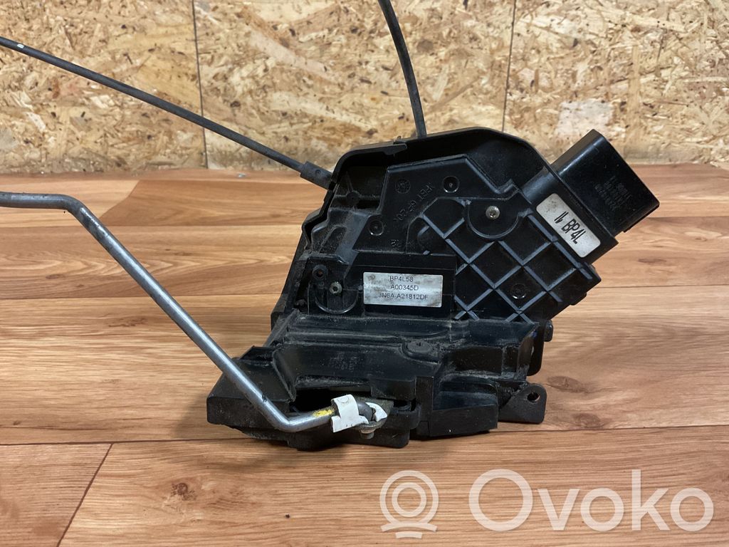 Mazda 3 I Front door lock 
