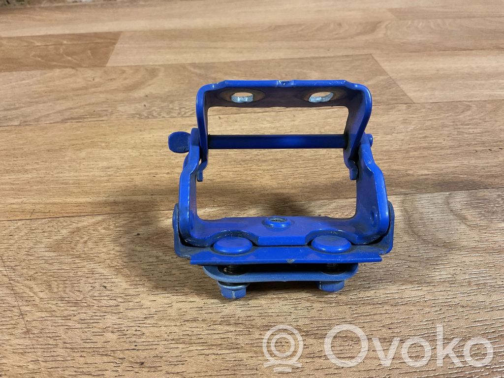 Tailgate/trunk/boot hinge   C8Q9A