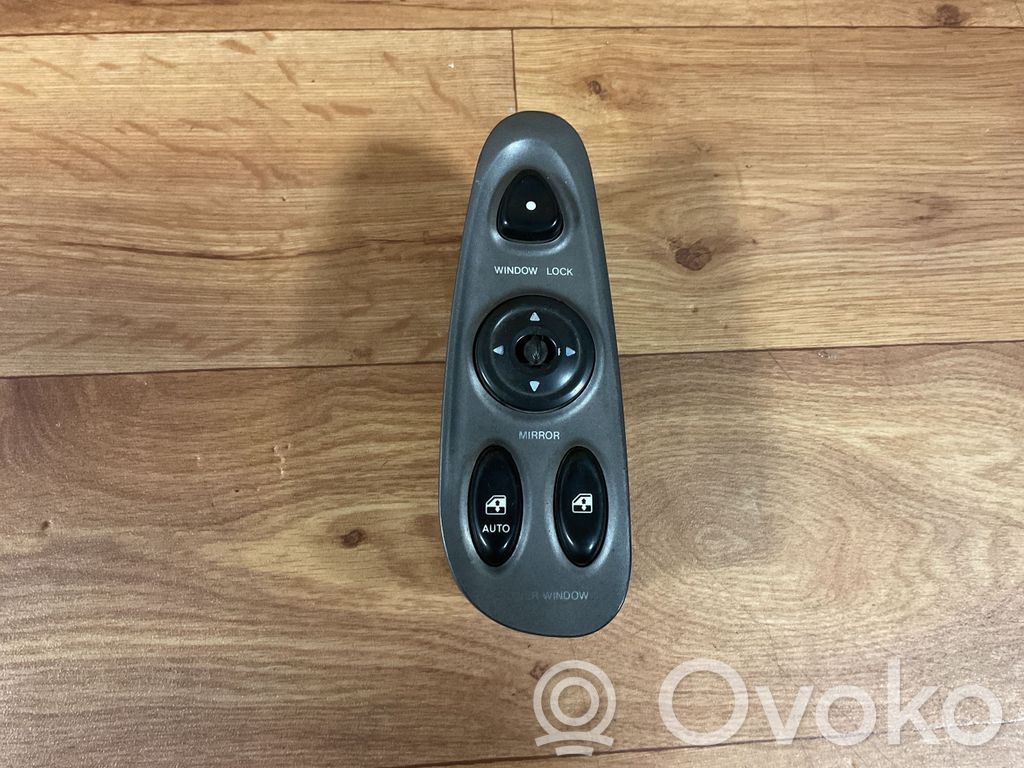 Hyundai Coupe Electric window control switch 