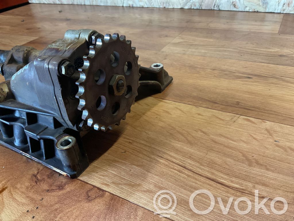 BMW 5 E60 E61 Oil pump 