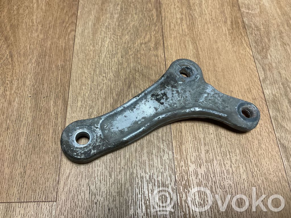 BMW 5 E60 E61 Sway bar bush bracket, front 