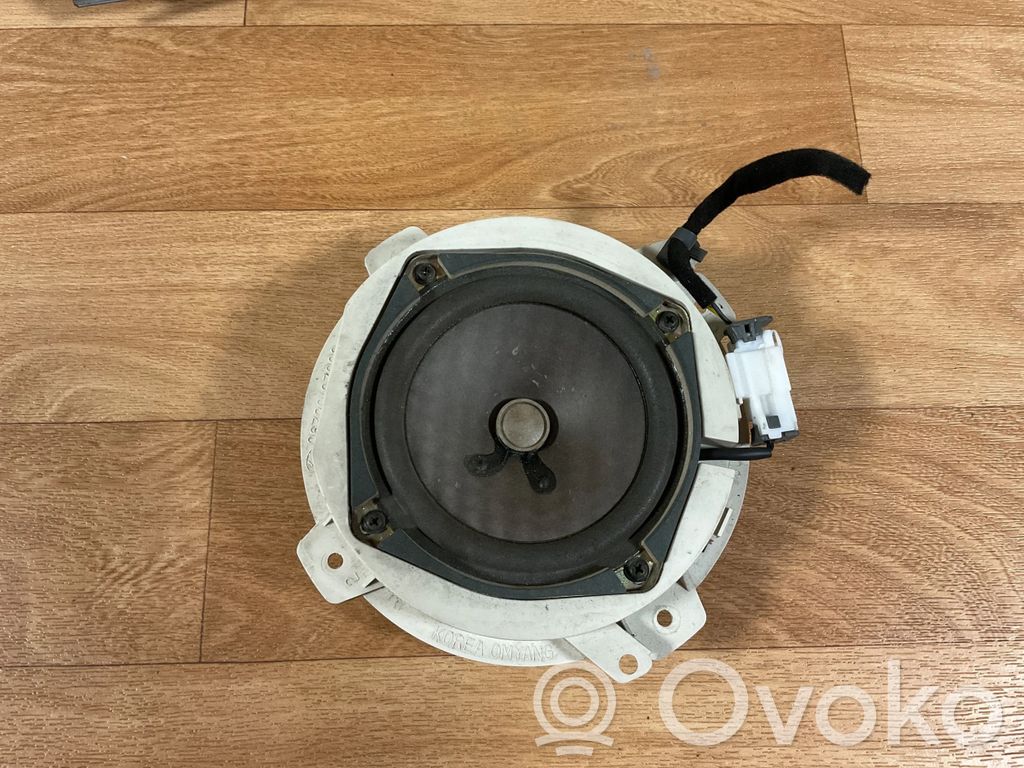 KIA Picanto Garsiakalbis (-iai) priekinėse duryse 