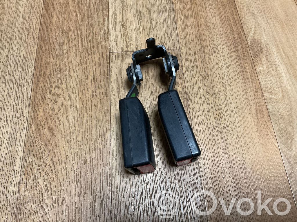 Saab 9-3 Ver2 Klamra środkowego pasa bezpieczeństwa fotela tylnego 