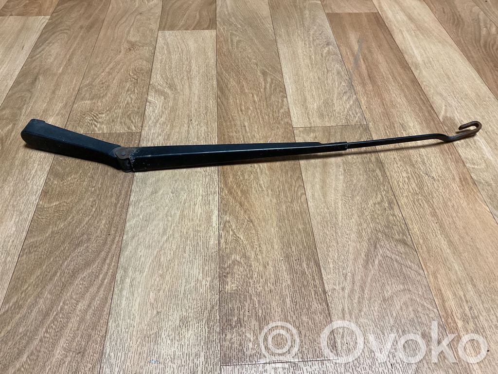 Ford Focus Front wiper blade arm 