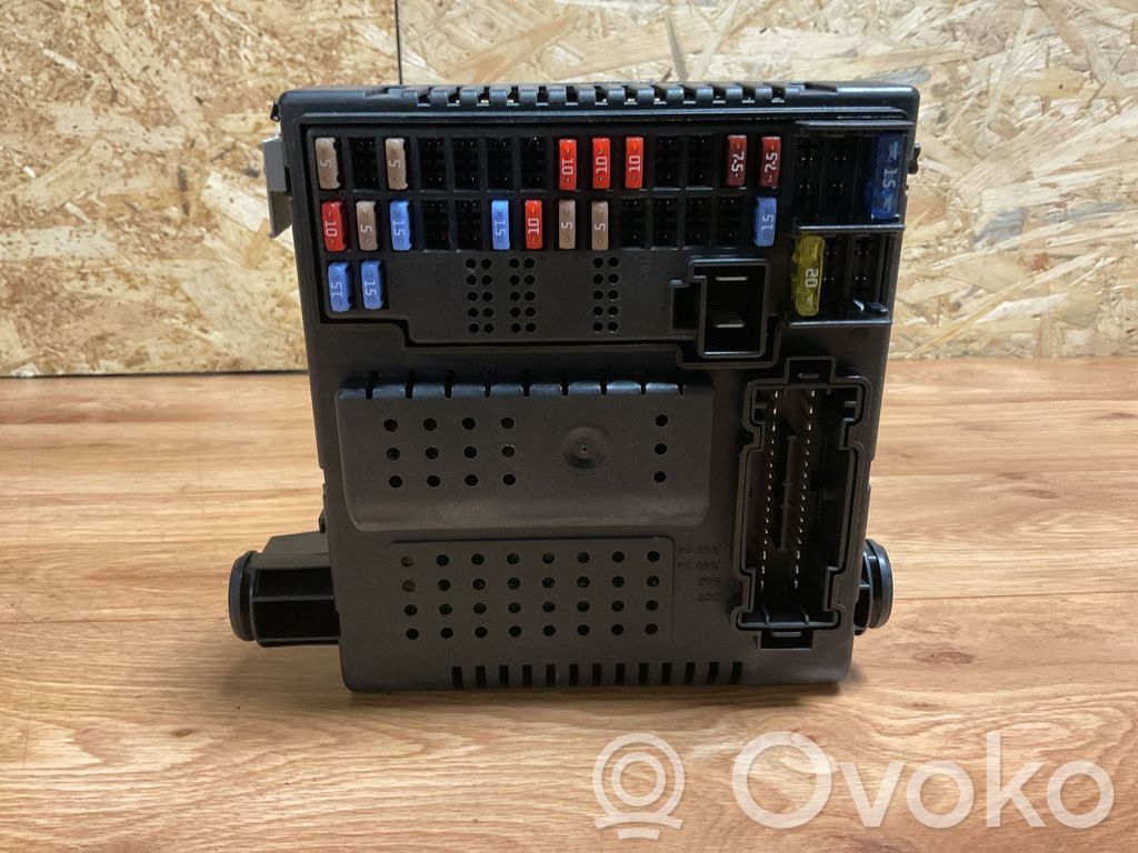 Volvo V70 Fuse module 