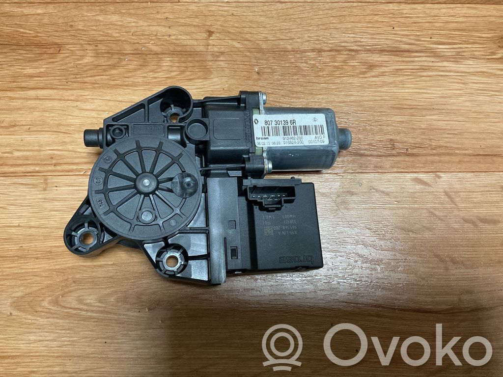 Renault Megane III Motor macara geam ușă față 