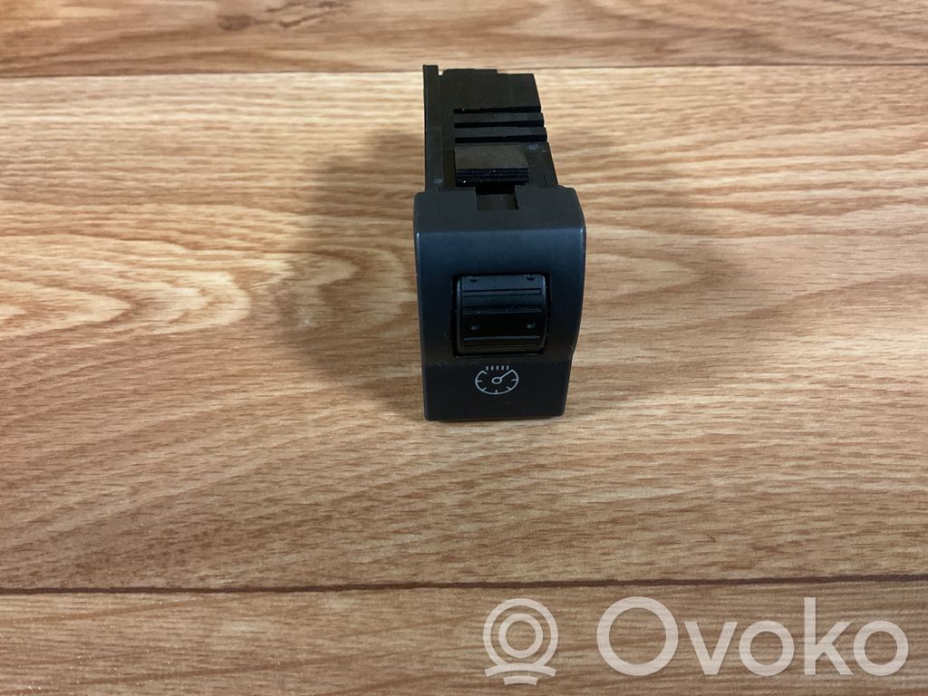 Panel lighting control switch   BP4K666R0