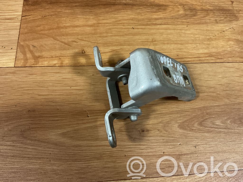 Opel Insignia A Front door upper hinge 