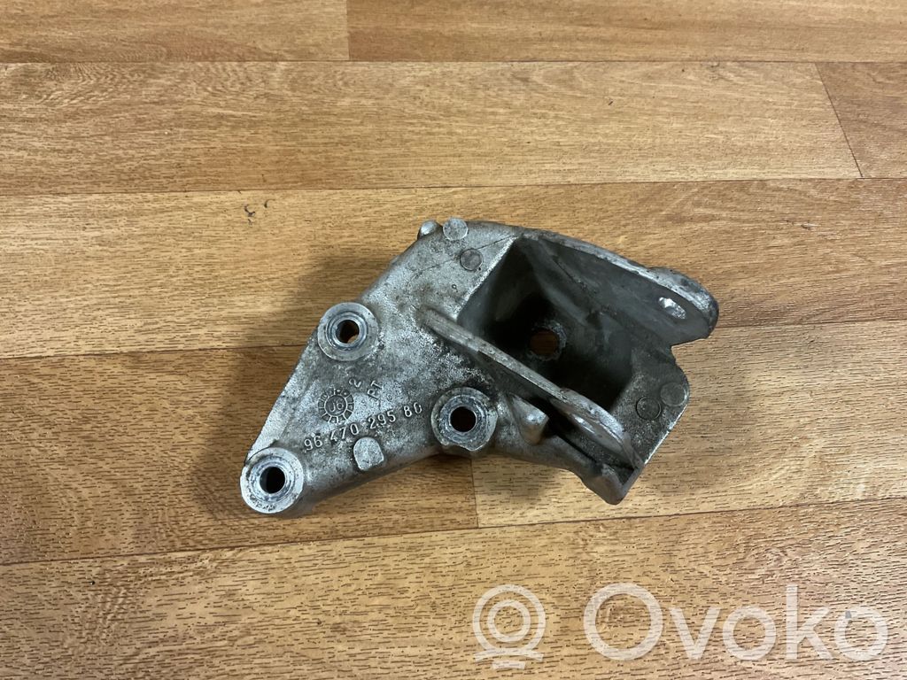 Engine mounting bracket   9647029580