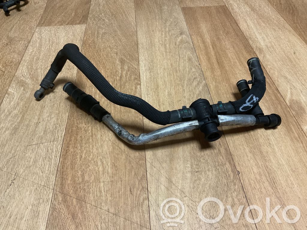 Volkswagen Touareg II Engine coolant pipe/hose 