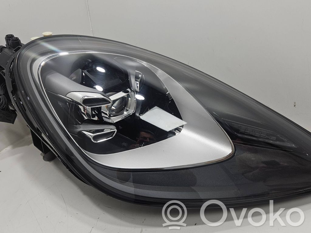 Porsche Cayenne (9Y0 9Y3) Lampa przednia 