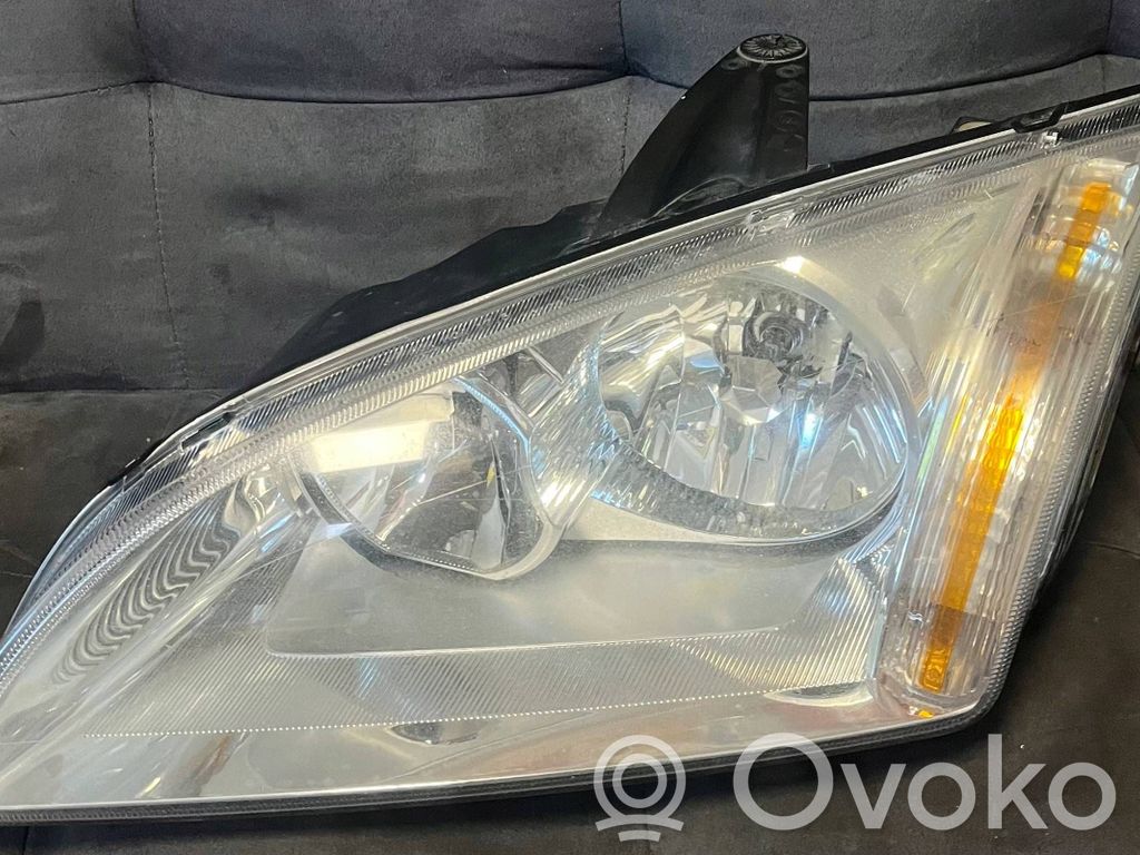 Ford Focus Headlight/headlamp 