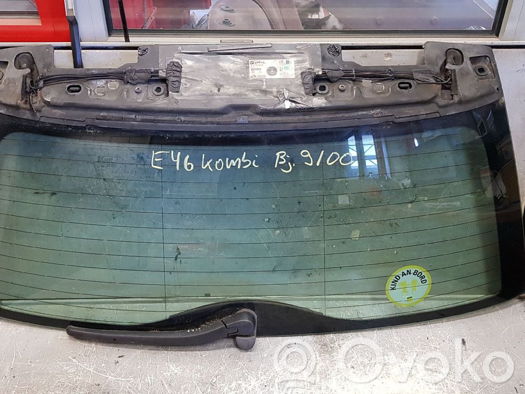 BMW 3 E46 Aizmugurējais stikls 