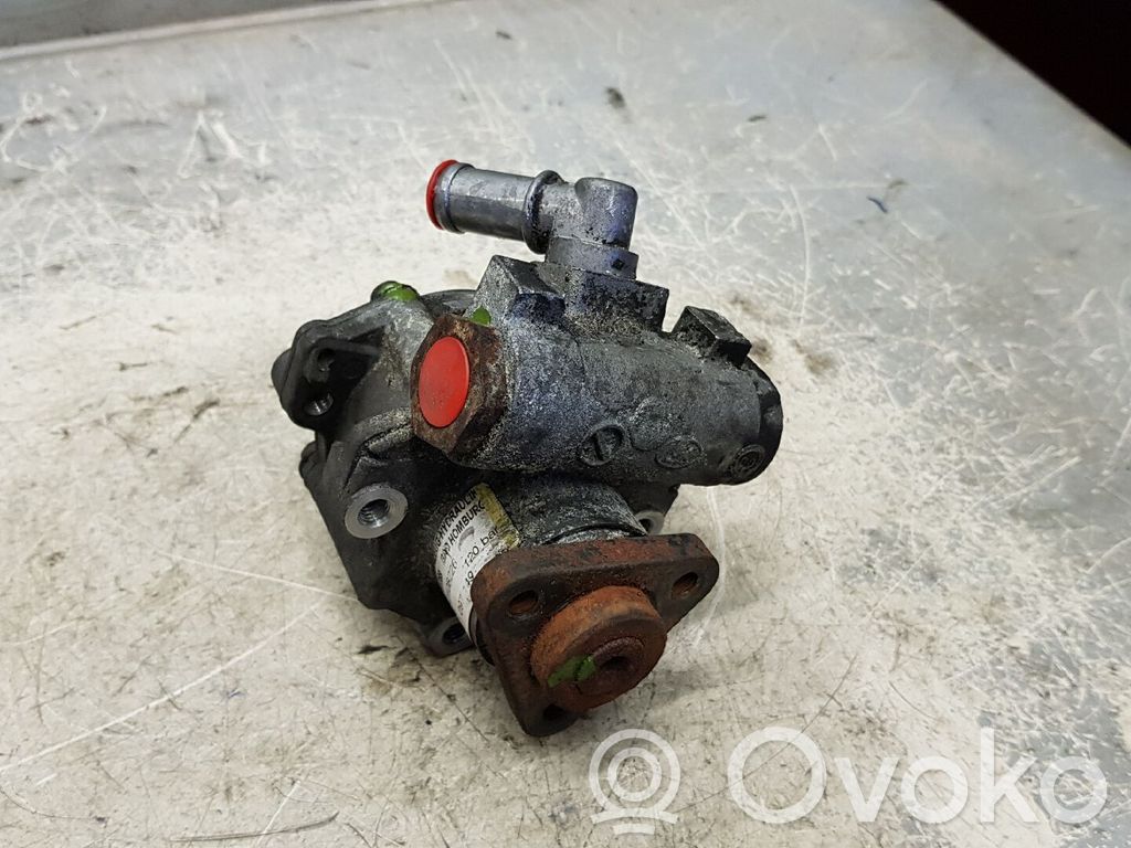 BMW 5 E39 Ohjaustehostimen pumppu 