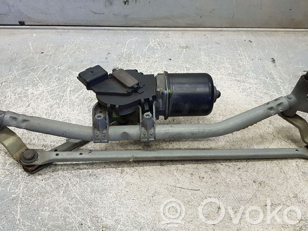 Motor del limpiaparabrisas   6401F4