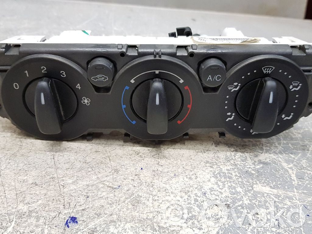 Climate control unit   1678192