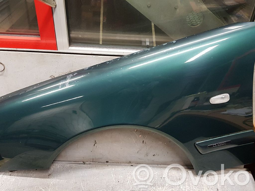 Mercedes-Benz E W210 Lokasuoja 