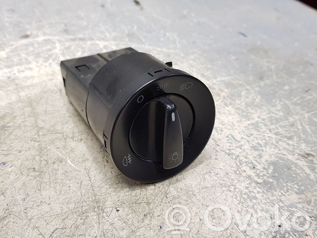 Skoda Fabia Mk2 (5J) Interruptor de luz 