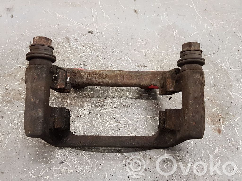 Volkswagen PASSAT B6 Tylny zacisk hamulcowy 