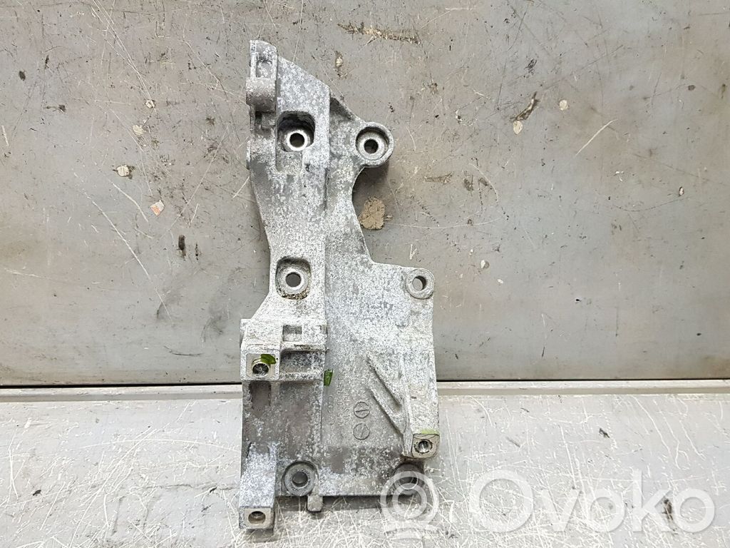 Volkswagen Polo IV 9N3 Support, suspension du moteur 
