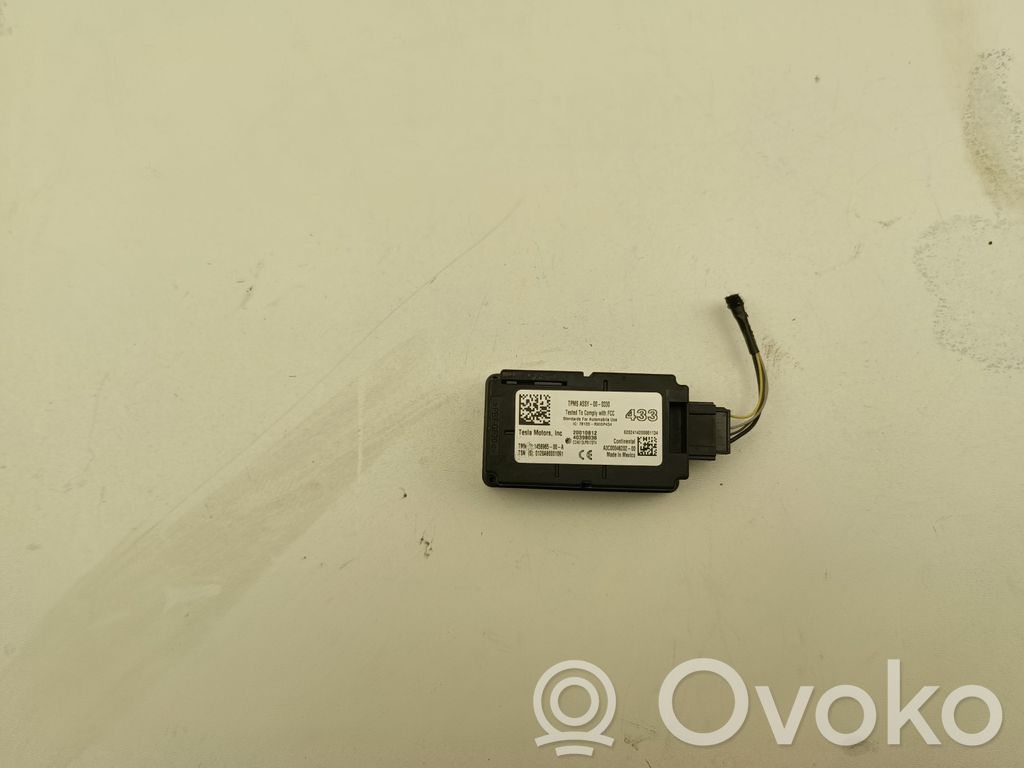 Tesla Model 3 Tire pressure control unit 