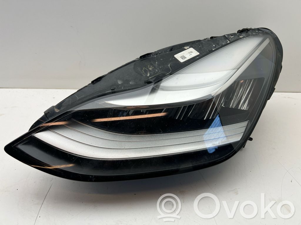 Tesla Model 3 Scheinwerfer 