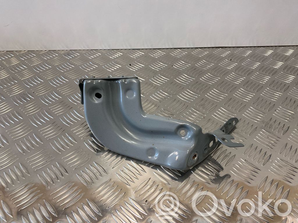 Volvo EX30 Halterung Kotflügel 