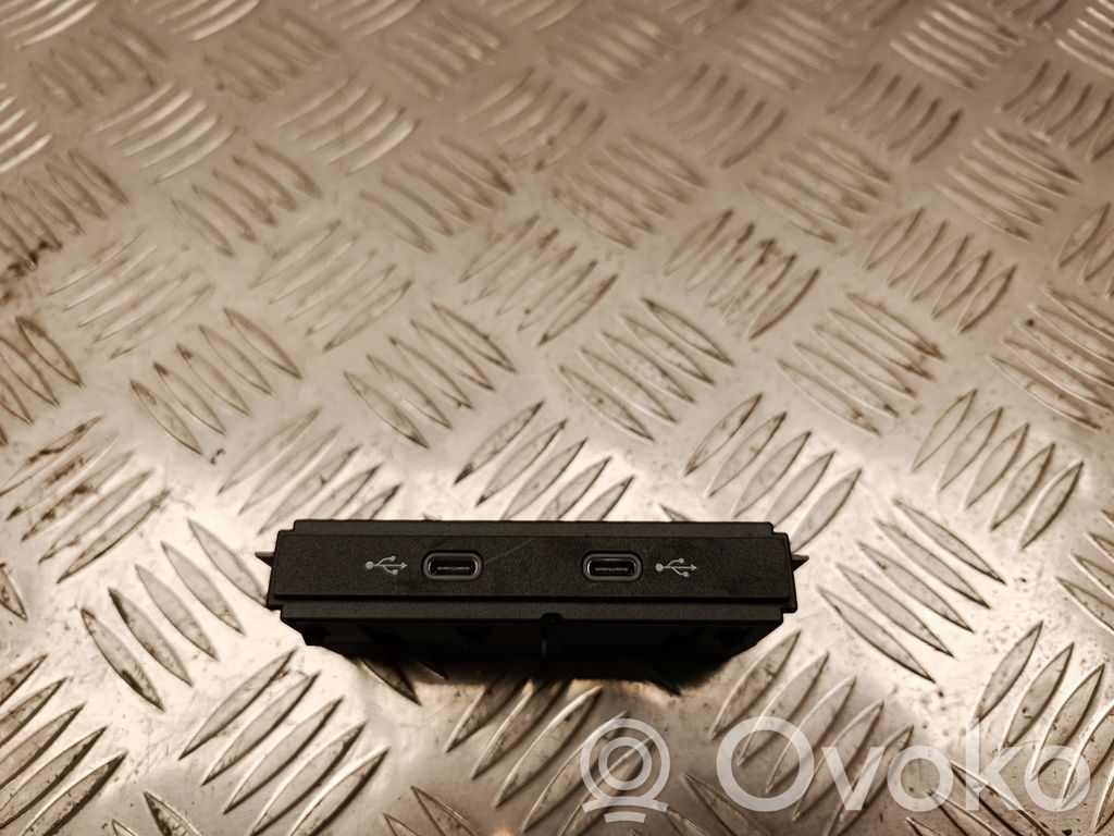 Volkswagen ID.4 Gniazdo / Złącze USB 