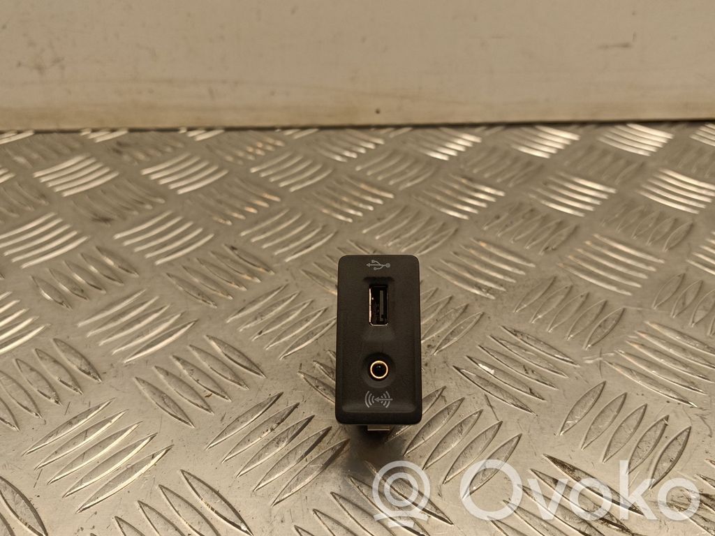 Porsche Panamera (971) Gniazdo / Złącze USB 