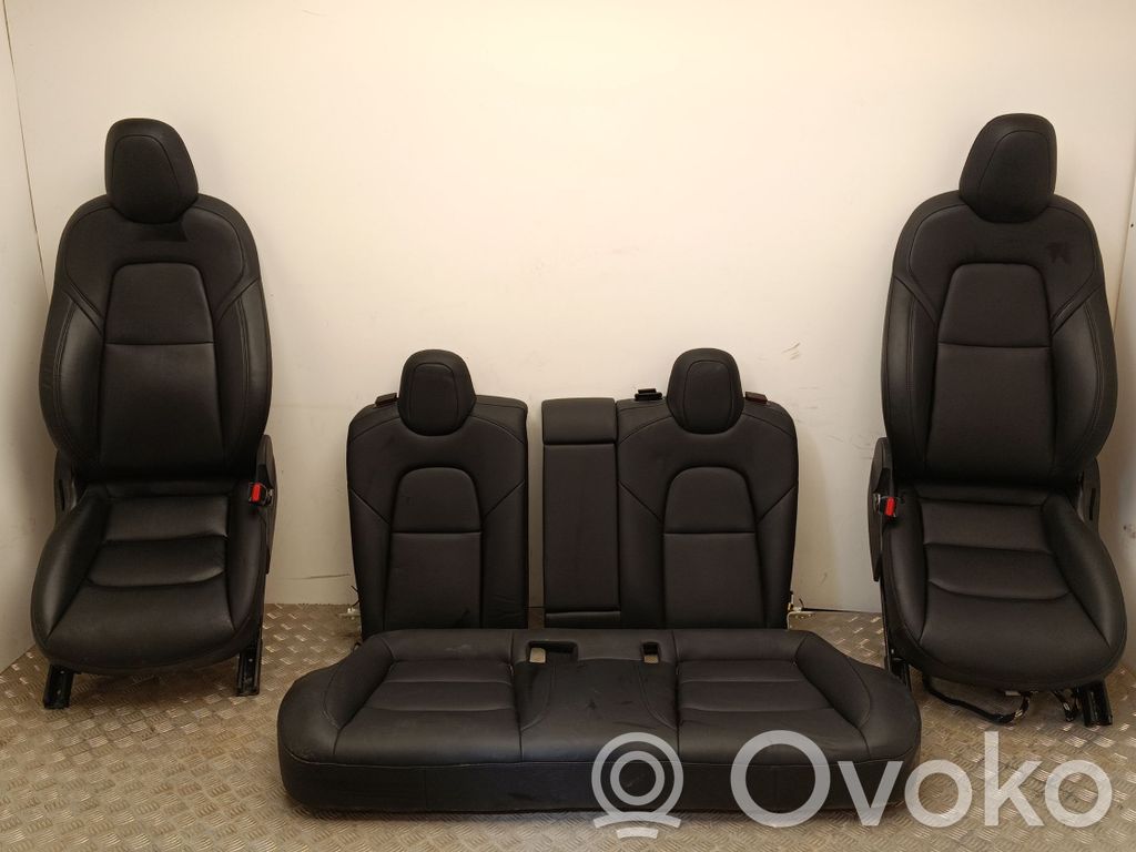 Interior set   145268500B,145694200C,145694300C