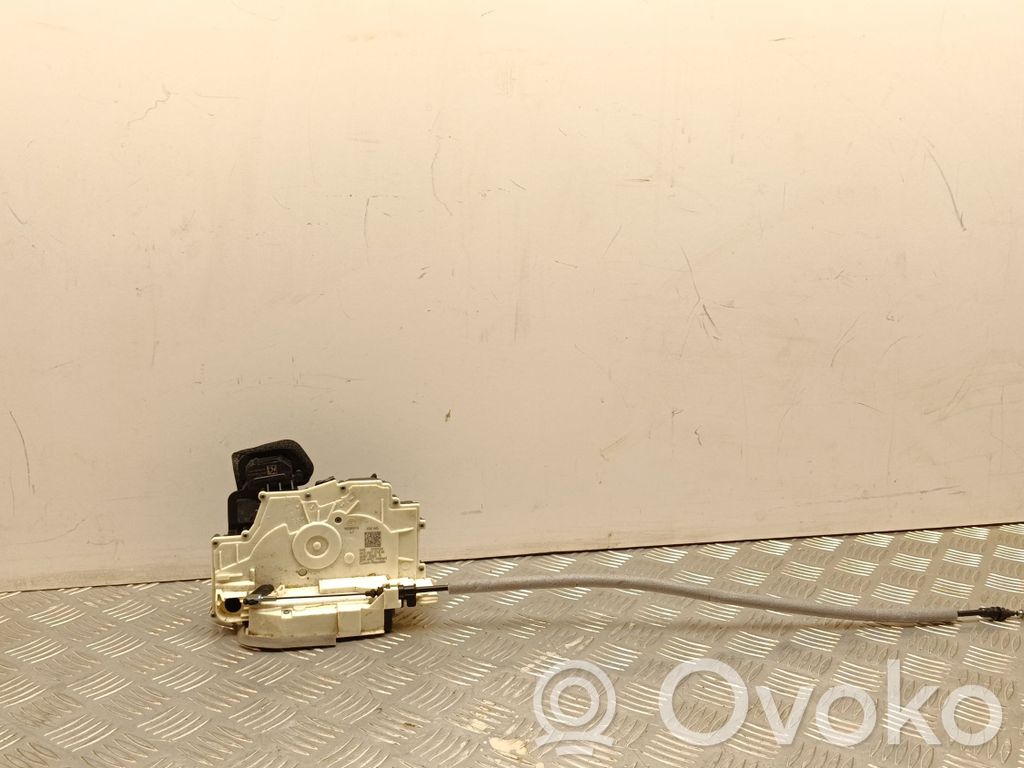 Volkswagen ID.4 Priekšpusē slēdzene 
