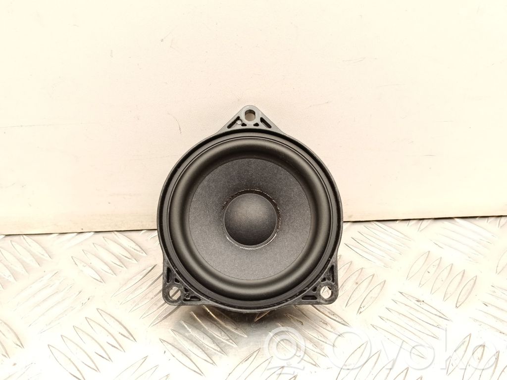 Tesla Model Y Panel speaker 