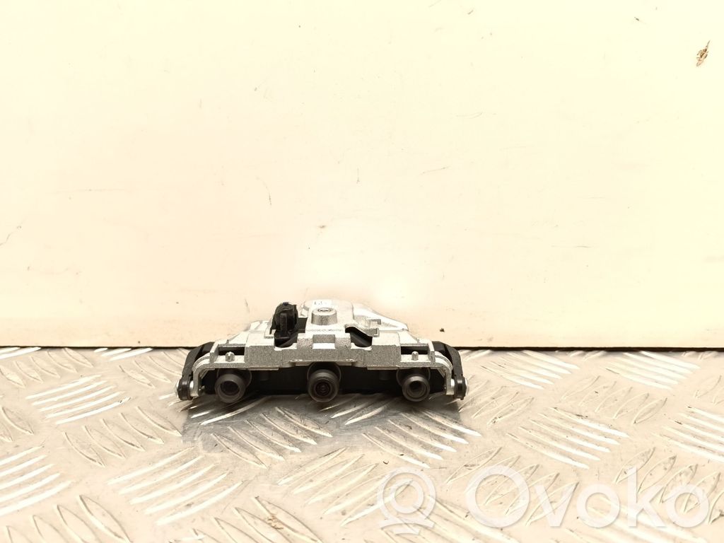 Tesla Model Y Windshield/windscreen camera 